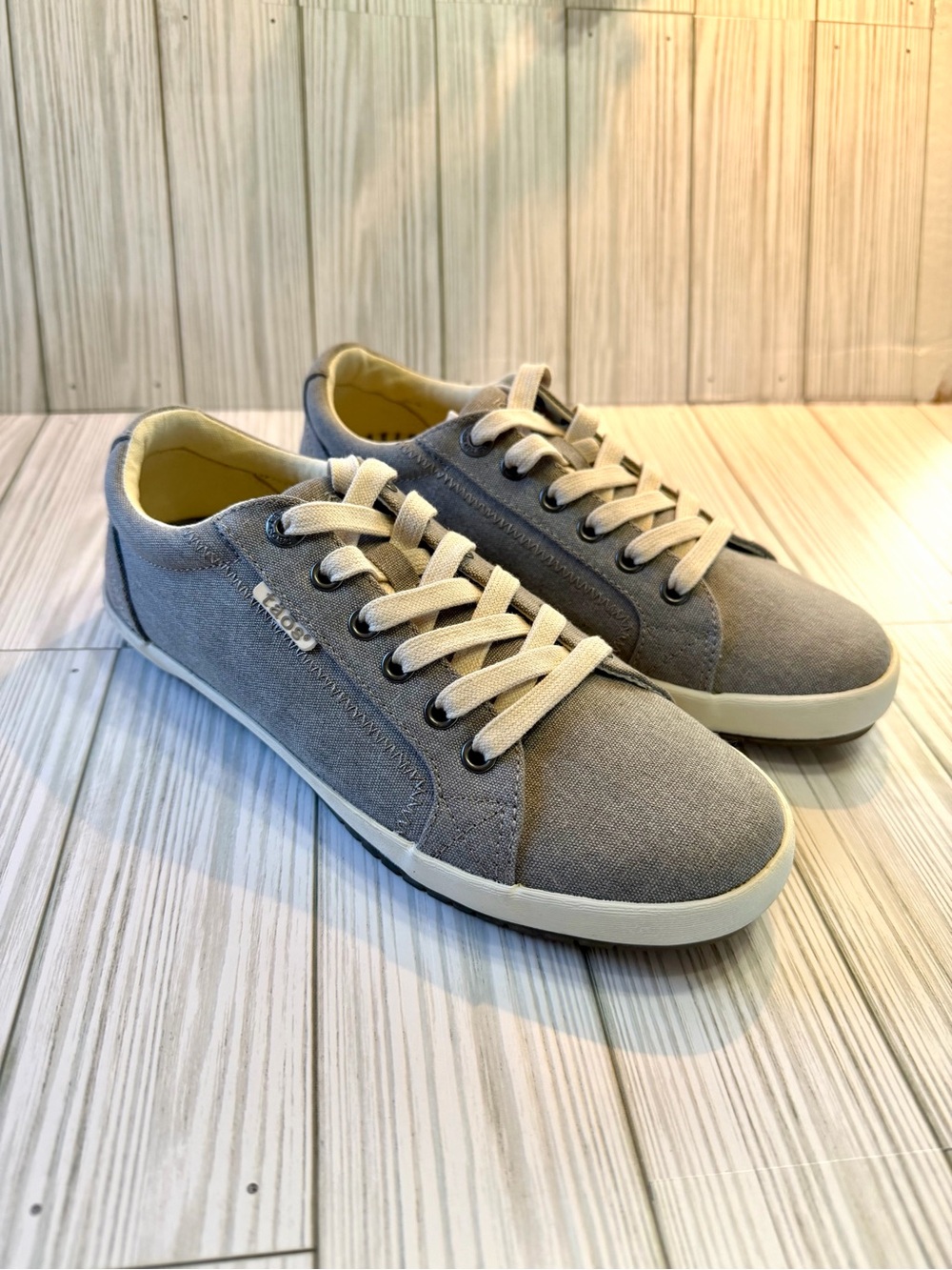 Taos Women's Sz 7 Shoes Star Sneaker Gray Canvas Comfort Low Top Lace Up READ*